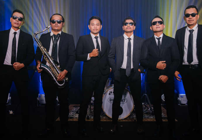 Live Music - Lucky Aces Band