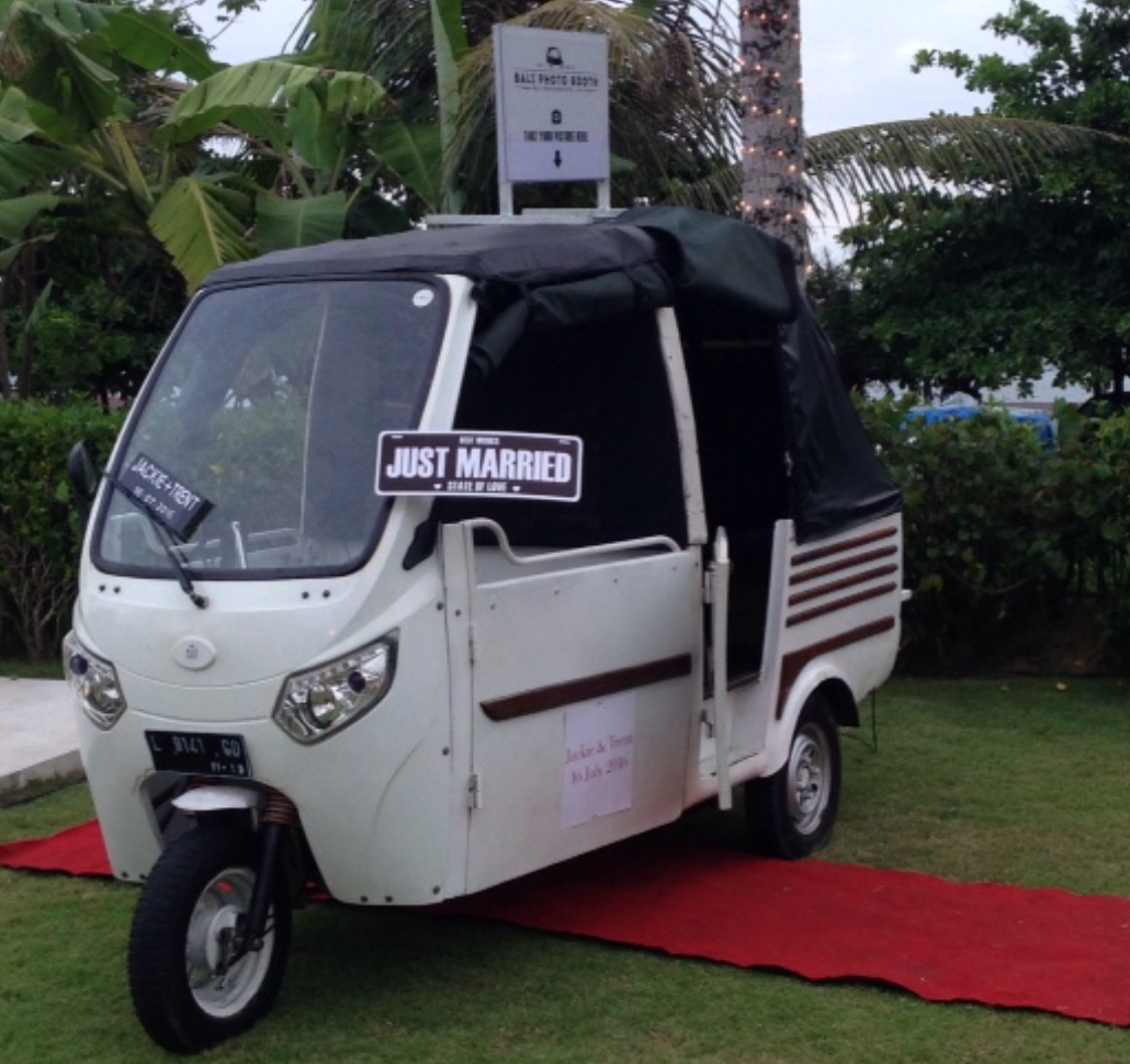Bali Photobooth | Saturday Evenings - 4 Hours Package