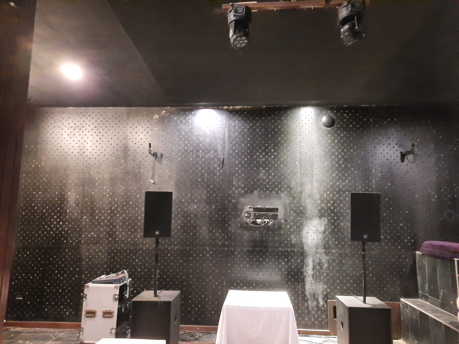 Royal Pita Maha- Kadasa Music Lounge