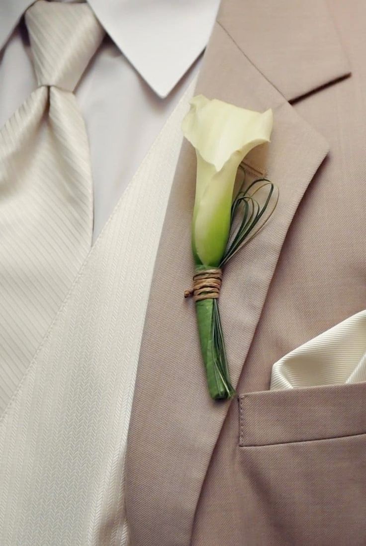 Tropical White Buttonhole Collection