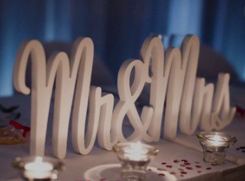 Mr & Mrs Sign