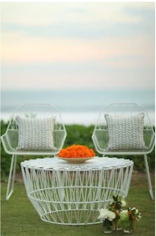 Low Cocktail Set & Table